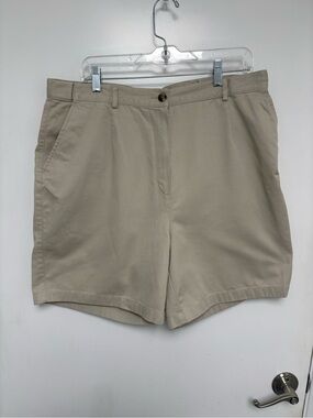 LL Bean Khaki Casual Women’s Shorts - Classic Beige Size 18